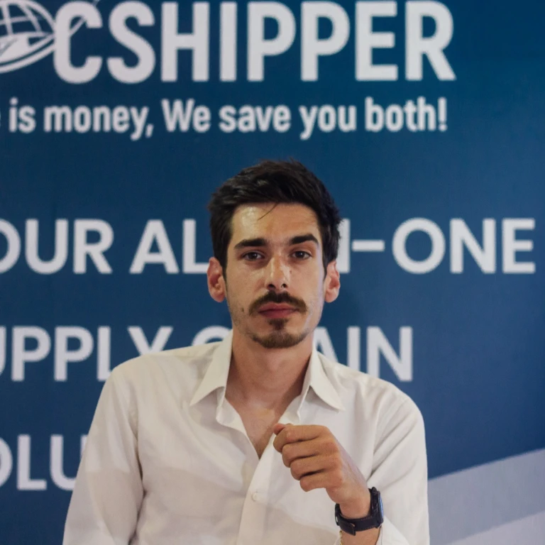 Interview de Nicolas Rahmé : Sourcing, douane, logistique - DocShipper trace sa route depuis Bangkok